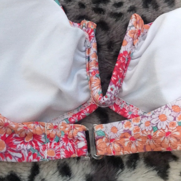 O’Neill Floral Bikini Top 🌼🌸 - Picture 6 of 6